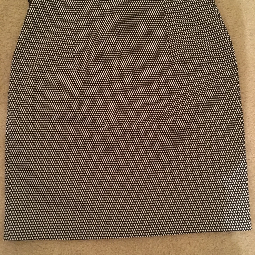 Stretch black and white skirt. Completely new